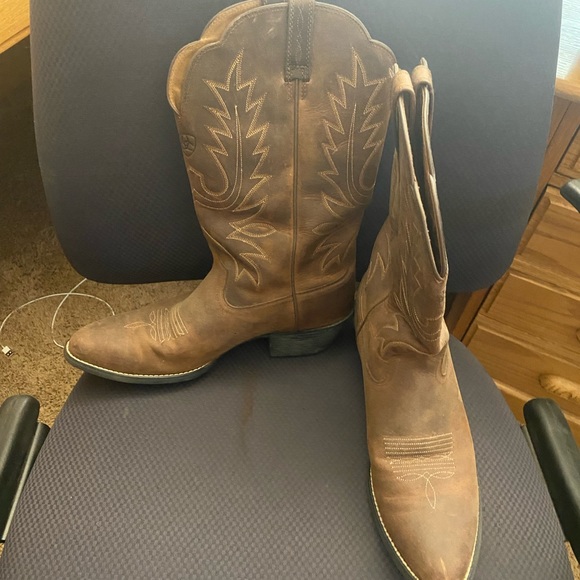 Ariat Western Boots - Picture 2 of 3